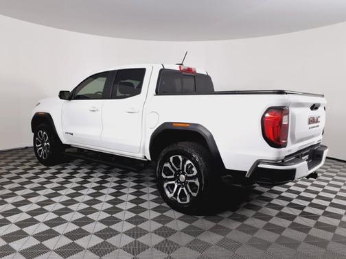 2023 GMC Canyon 4WD AT4