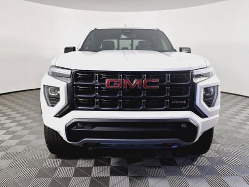 2023 GMC Canyon 4WD AT4