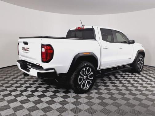 2023 GMC Canyon 4WD AT4