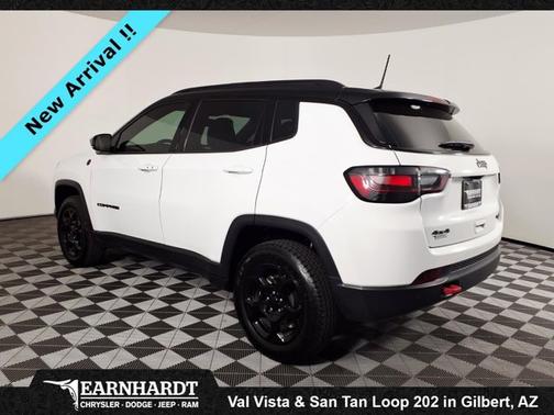 Bright White Clearcoat 2023 Jeep Compass Trailhawk
