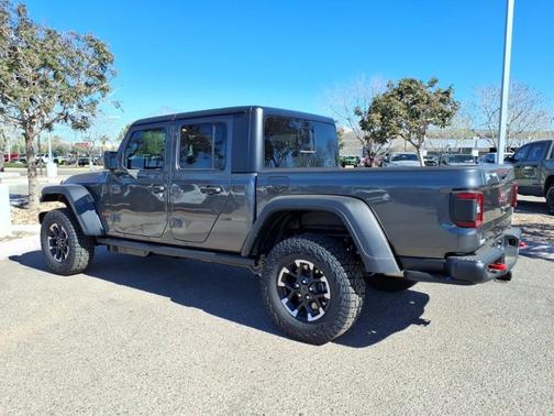 Granite Crystal Metallic Clearcoat 2026 Jeep Gladiator Rubicon