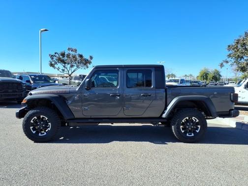 Granite Crystal Metallic Clearcoat 2026 Jeep Gladiator Rubicon