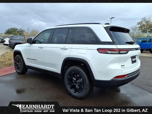 2026 Jeep Grand Cherokee Laredo Altitude