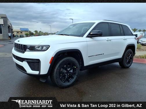 2026 Jeep Grand Cherokee Laredo Altitude