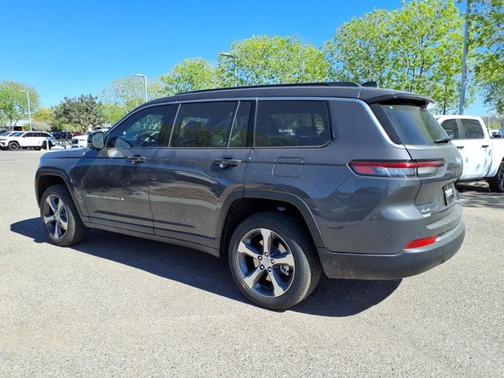 Baltic Gray Metallic Clearcoat 2026 Jeep Grand Cherokee L Limited