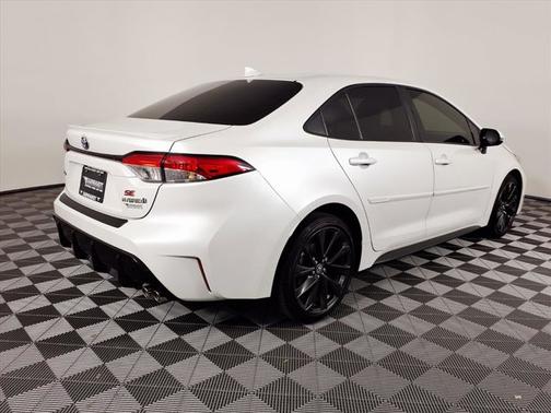 2024 Toyota Corolla Hybrid SE