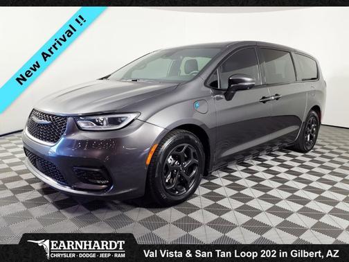 Granite Crystal Metallic Clearcoat 2022 Chrysler Pacifica Hybrid Limited