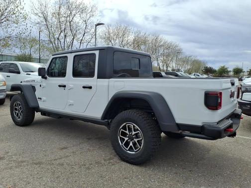 Bright White Clearcoat 2026 Jeep Gladiator Rubicon