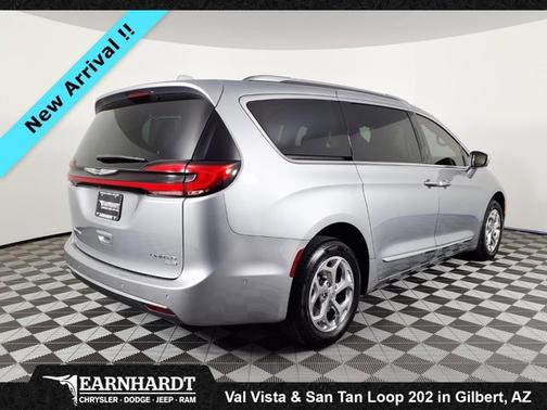 Billet Silver Metallic Clearcoat 2021 Chrysler Pacifica Limited