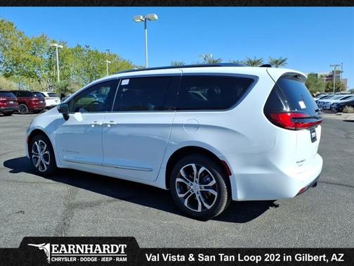 2026 Chrysler Pacifica Pinnacle