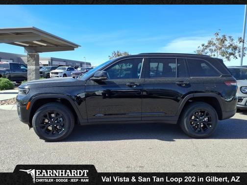 2026 Jeep Grand Cherokee Laredo Altitude