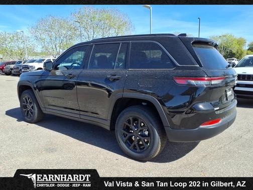 2026 Jeep Grand Cherokee Laredo Altitude