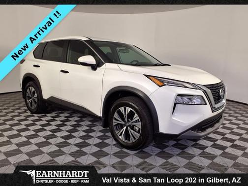 Pearl White Tricoat 2022 Nissan Rogue SV