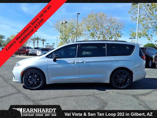 Silver Mist Clearcoat 2026 Chrysler Pacifica Select
