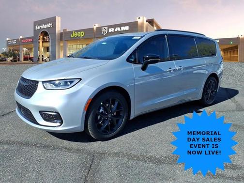 Silver Mist Clearcoat 2026 Chrysler Pacifica Select