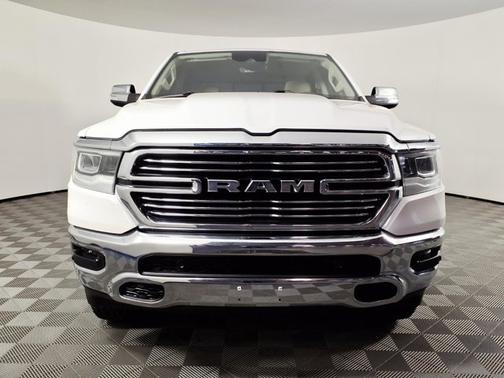 Ivory White Tri-Coat Pearlcoat 2022 RAM 1500 Laramie