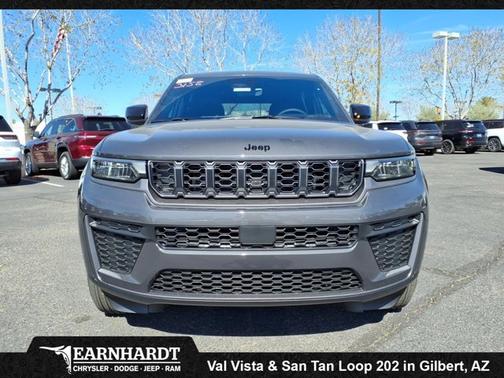 2026 Jeep Grand Cherokee Laredo Altitude