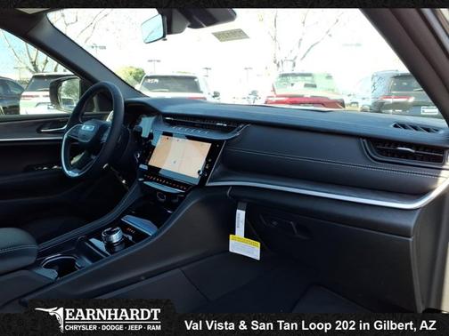 2026 Jeep Grand Cherokee Laredo Altitude