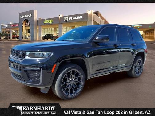 Diamond Black Crystal Pearlcoat 2026 Jeep Grand Cherokee Summit