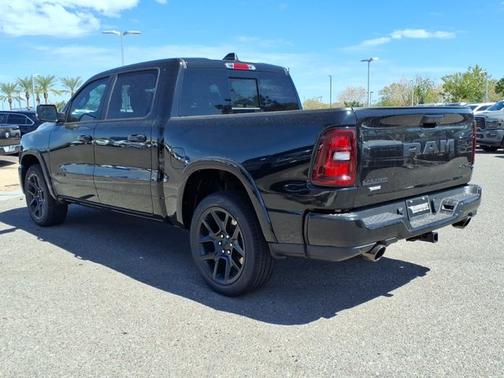 Diamond Black Crystal Pearlcoat 2027 RAM 1500 Laramie