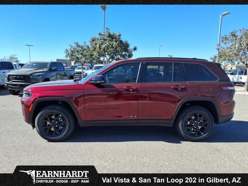 2026 Jeep Grand Cherokee Laredo Altitude