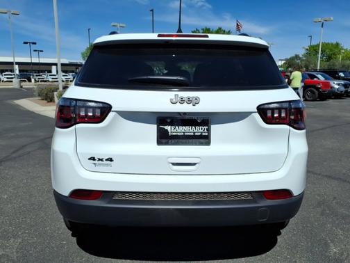 Bright White Clearcoat 2026 Jeep Compass Latitude Altitude