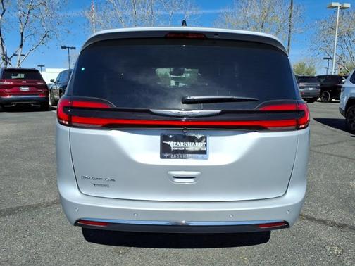 Silver Mist Clearcoat 2026 Chrysler Pacifica Select