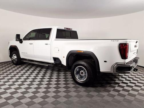 2023 GMC Sierra 3500 SLT
