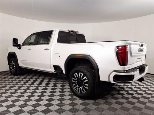 2024 GMC Sierra 2500 Denali