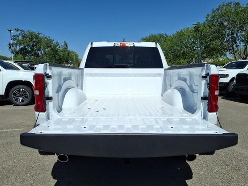Bright White Clearcoat 2026 RAM 1500 Big Horn