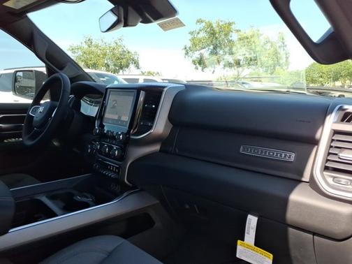 Bright White Clearcoat 2026 RAM 1500 Big Horn