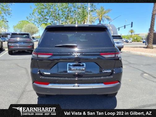 Diamond Black Crystal Pearlcoat 2025 Jeep Grand Cherokee Laredo X