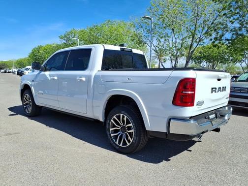 Ivory White Tri-Coat Pearlcoat 2026 RAM 1500 Longhorn