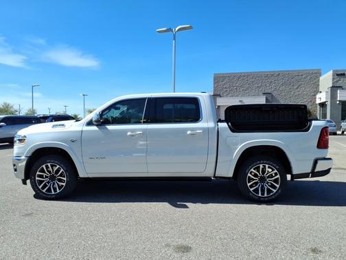 Ivory White Tri-Coat Pearlcoat 2026 RAM 1500 Longhorn