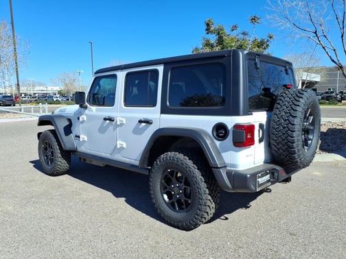 Bright White Clearcoat 2026 Jeep Wrangler Willys