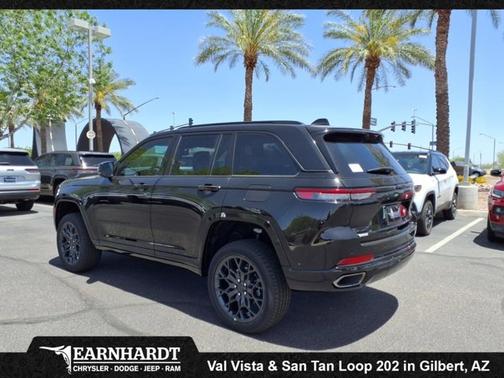 2025 Jeep Grand Cherokee SUMMI