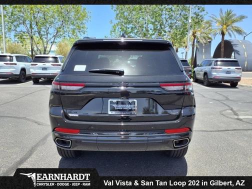 2025 Jeep Grand Cherokee SUMMI