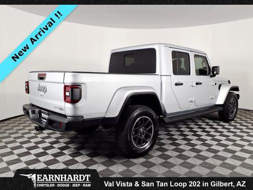 Silver Zynith Clearcoat 2022 Jeep Gladiator Overland