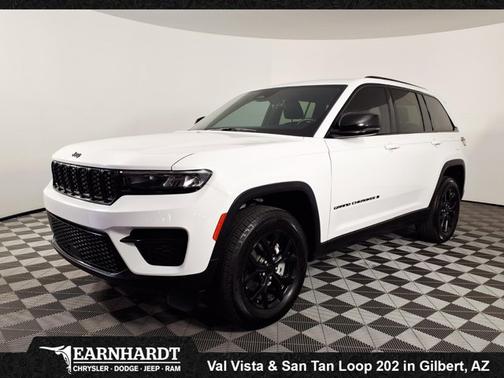 Bright White Clearcoat 2025 Jeep Grand Cherokee Altitude