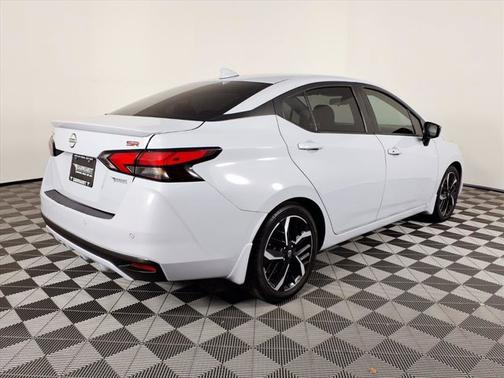 2023 Nissan Versa SR
