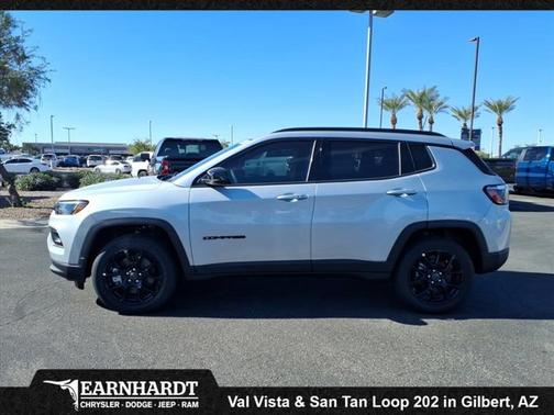 Silver Zynith Metallic Clearcoat 2026 Jeep Compass Latitude Altitude