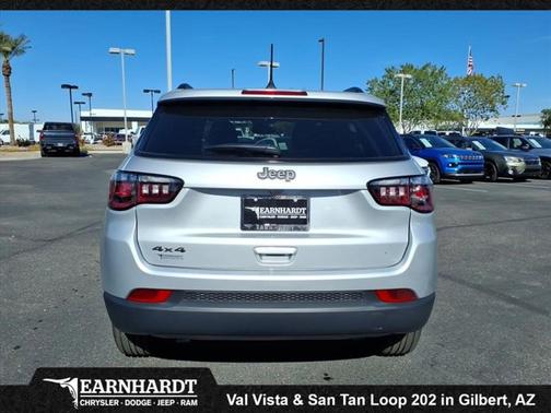 Silver Zynith Metallic Clearcoat 2026 Jeep Compass Latitude Altitude
