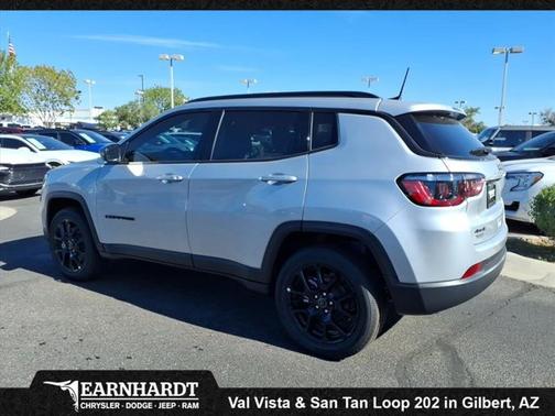 Silver Zynith Metallic Clearcoat 2026 Jeep Compass Latitude Altitude