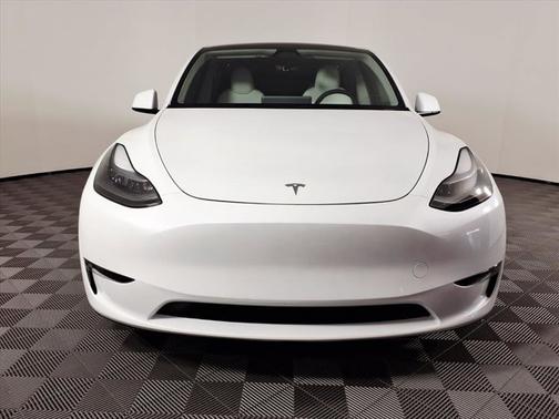 2024 Tesla Model Y Performance