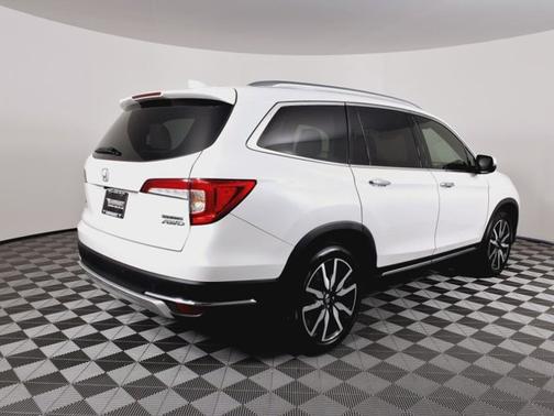2022 Honda Pilot Touring 7-Passenger