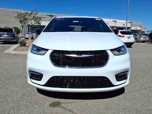 Bright White Clearcoat 2026 Chrysler Pacifica Select