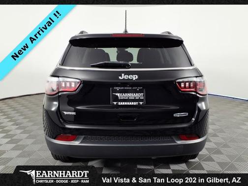 Diamond Black Crystal Pearlcoat 2022 Jeep Compass Latitude