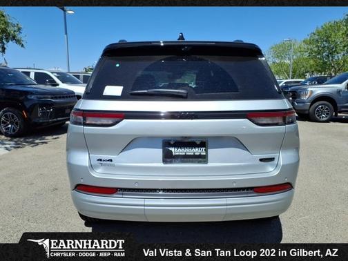 Silver Zynith 2026 Jeep Grand Cherokee Summit