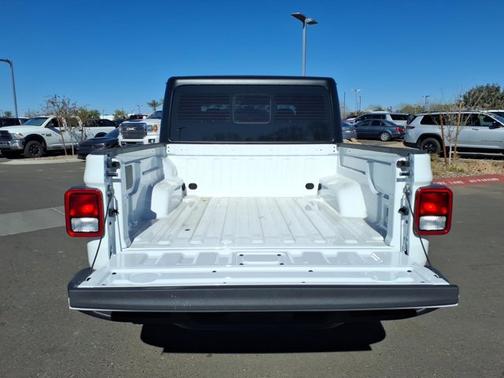 Bright White Clearcoat 2026 Jeep Gladiator Sport