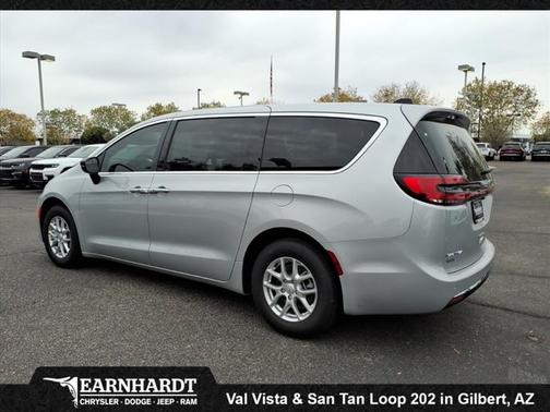 Silver Mist Clearcoat 2026 Chrysler Pacifica Select